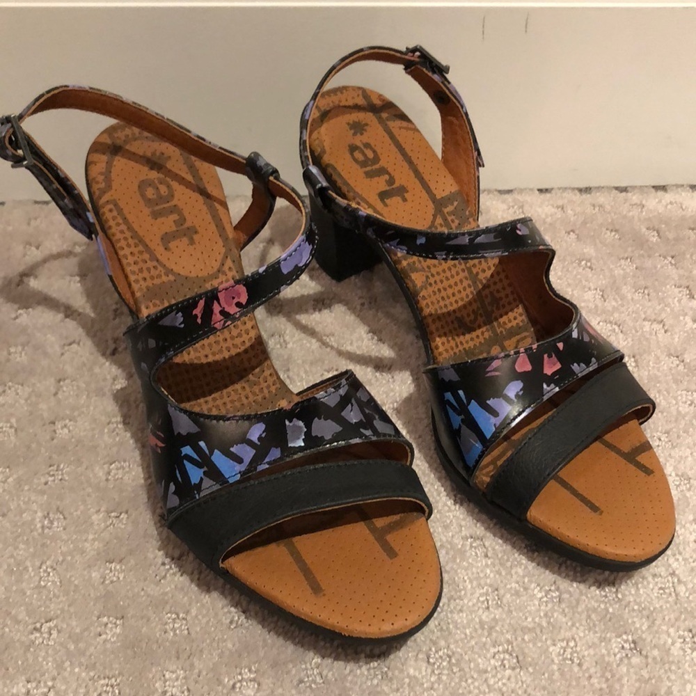 Art shoes. Strapy heels. Adjustable strap.  Colorful blue / purple / pink. EUC